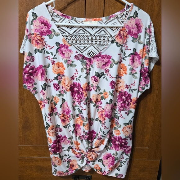 Bobbie Brooks Floral Top - Multicolor - Picture 1 of 4